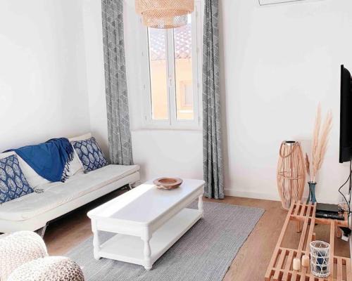 Port-Vendres Apartment | Écume: Duplex lumineux au cœur du village