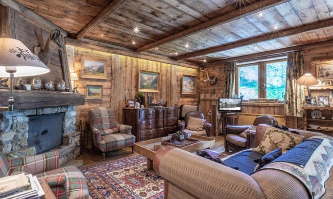 Val-d'Isere Apartment | Élégant Appartement de Standing avec Terrasse et Accès Direct aux Pistes à Val-d'Isère - FR-1-694-119