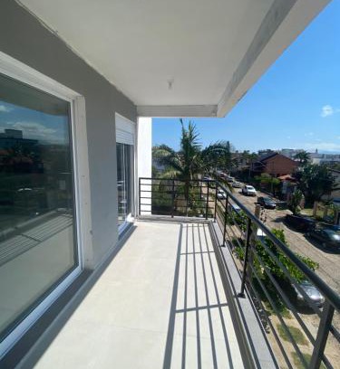 Torres Apartment | Ótimo apto 50m da areia churrasq 2Q 2 banheiros 301