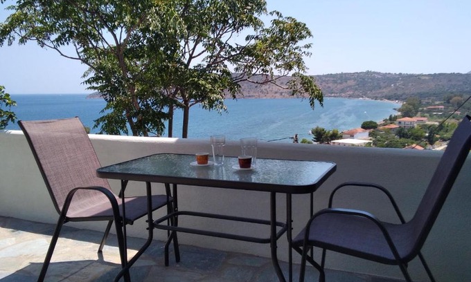 Karvelas Apartment | Κamares View (Αύρα)