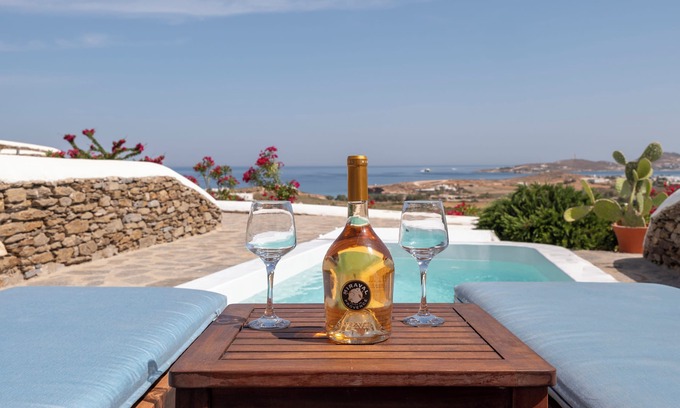 Paros Apartment | Πολυτελής σουιτα με ιδιωτικη πισινα και υπέροχη θέα στο Αιγαίο!