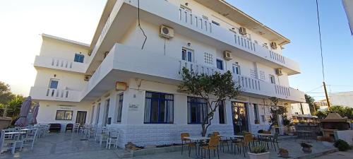 Livadi Hotel | ΣΕΡΙΦΟΣ ΜΠΙΤς