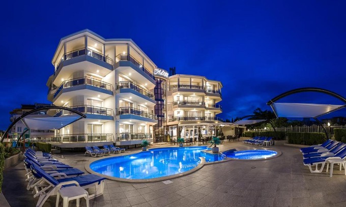 Chernomorets Hotel | Адена Трейд ЕООД
