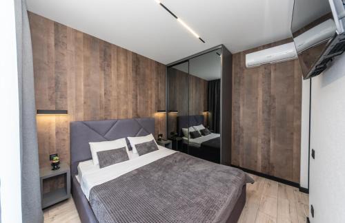 Darnyckyj Apartment | Апартаменти метро Вирлиця