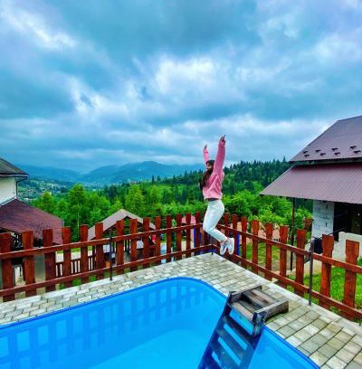 Slavske Ski Chalet | Біля лісу Шале з двома спальнями