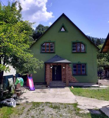 Yasinya House | Біля Річки