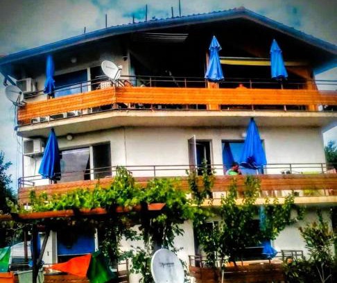 Rezovo House | Вила за гости Бранко и приятели