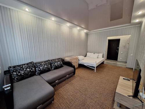 Sukhinovka Apartment | Квартира в Розсошенцях з Великим ліжком ванною і кондиціонеромrtments Документи для відряджень