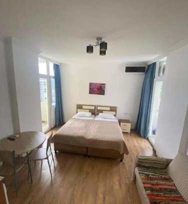 Makhinjauri Apartment | Квартира у моря с двумя балконами