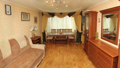 Cherkasy Apartment | Комфортна та простора квартира в центрі на бульварі Шевченка!Поруч парковка з охороною