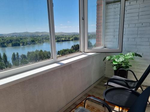 Oskemen Apartment | Набережная Иртыша с красивым видом на реку