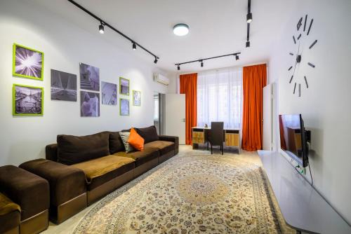 Almaty Apartment | Оранжевый уют