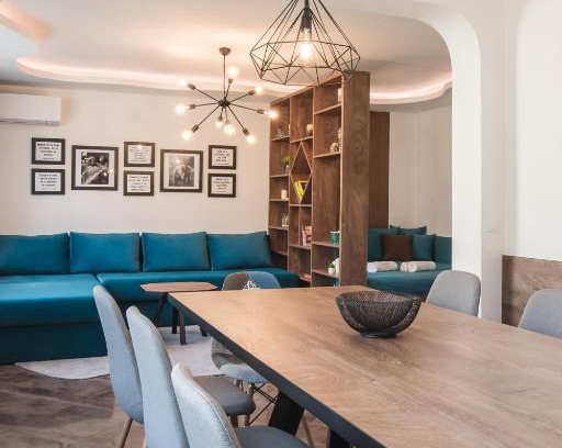 Devin House | ОРФЕЕВИТЕ ПЕСНИ