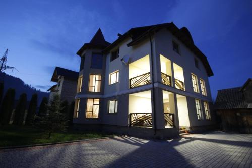 Mykulychyn Apartment | Панська Садиба