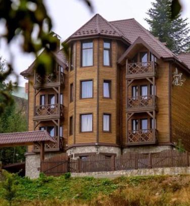 Skhidnytsya Hotel | Під лісом