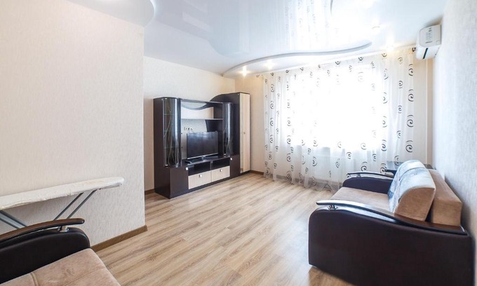 Sovetsky City District Apartment | Сибирский тракт 13 Апартаменты