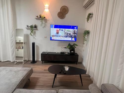 Hadera Apartment | בית הקונגרס גבעת אולגה