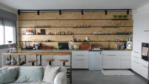 Hadera Apartment | דירה מעוצבת עם נוף מדהים לים