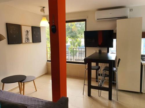 Bat Yam Apartment | דירה מקסימה ונוחה במרכז העיר קרוב להכל