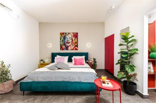 Rishon LeTsiyon Apartment | דירה שקטה ומעוצבת עם ג'קוזי במרכז ראשלצ