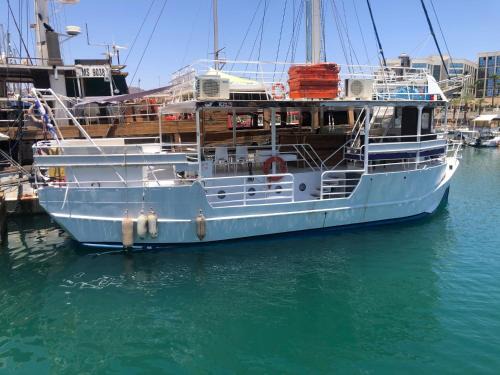 Negev Desert Boat Rental | הספינה של אריק