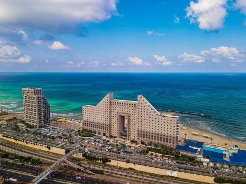 Haifa Apartment | מגדל הים - בניין אלמוג