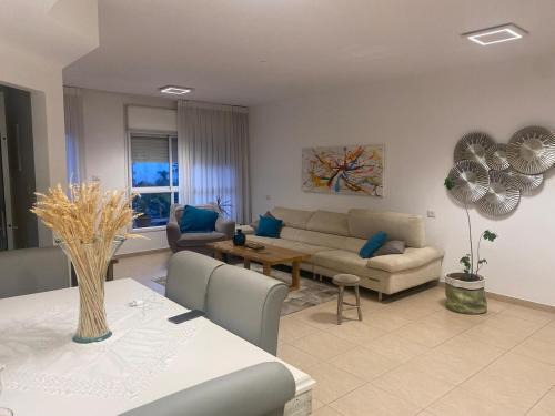 Rishon LeTsiyon Apartment | סאל פאי תפוחים