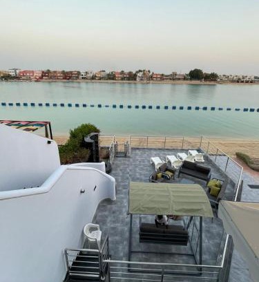 Durrat Al-Arous Ski Chalet | درة العروس شاليه علوي فاخر في شاطئ البرادايس
