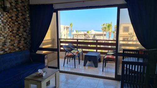 Al-Muntazah Apartment | شاليه غرفتين بالمعمورة الشاطى على البحر صف ثان