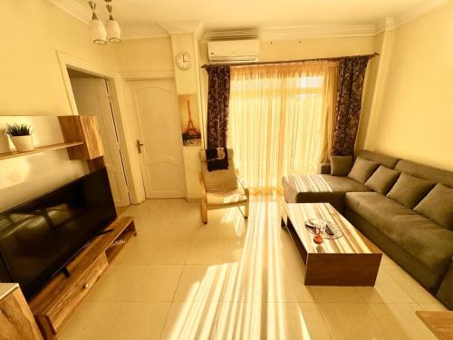 Al Duqqi Apartment | عيون مصر للشقق الفندقيه