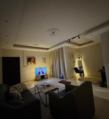 Buraydah Apartment | غرفة وصالة بدخول ذكي