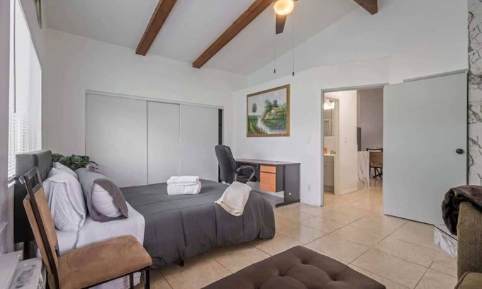 Winnetka House | ৎ୭Bright & Gorgeous Canoga Park Guesthouseৎ୭