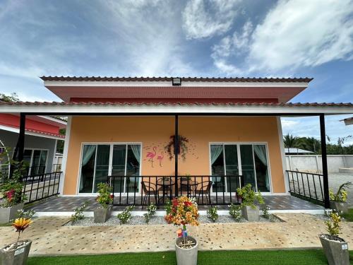 Wichit Hotel | พัชรี รีสอร์ท ภูเก็ต Patcharee Resort Phuket