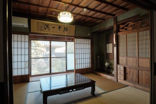 Shimosato House | 一棟貸自炊可-海辺の古民家で楽しむ昭和ライフ-熊野古道歩きの拠点に-Wi-Fi-駐車場2台無料