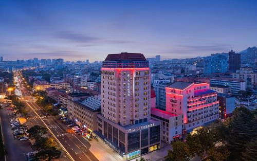 Weihai Hotel | 威海市区威高广场万信至格酒店