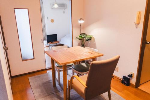 Maeda-nishi Machi Apartment | 寄道アパート203-2ベッドルーム1戸貸切-最大5名宿泊可-駐車場1台無料