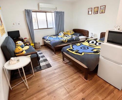 Nishinari Hotel | 林林の民宿-関空直達、minion room 小黄人主题房