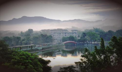 Dongshan District Resort | 柳營尖山埤 Liuying Jianshanpi Resort