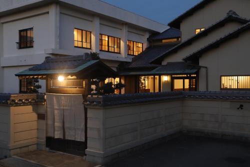 Sumoto House | 淡路島西海岸の宿 梅木屋