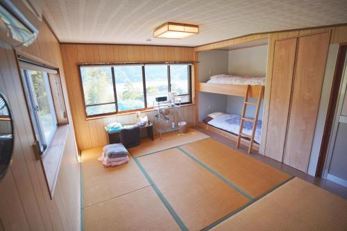 Tanabe Bed & Breakfast | 農家民宿茶の香