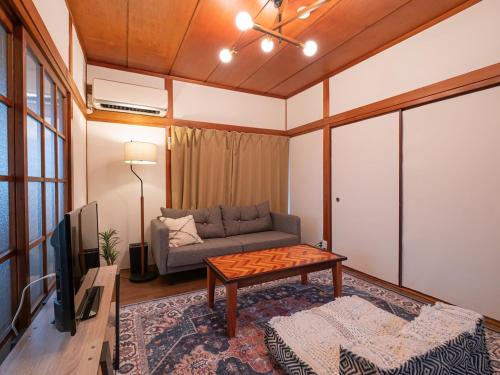 Nagawa Apartment | 高松市の築45年のお家をリノベーションした民泊古都