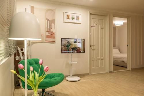 Cheongpa-dong Apartment | 서울역 도보, 최대 7인, 예쁜 감성 숙소, 유명 관광지 이동 편리, 공항 철도
