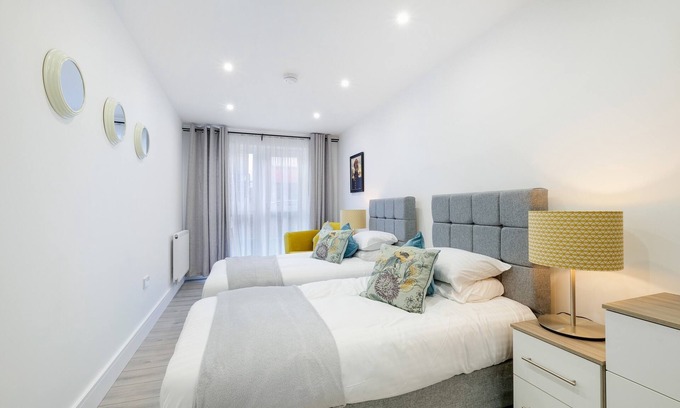 Yiewsley Apartment | 01 - Luxury 2 Bed Apt. Free Parking, West Drayton