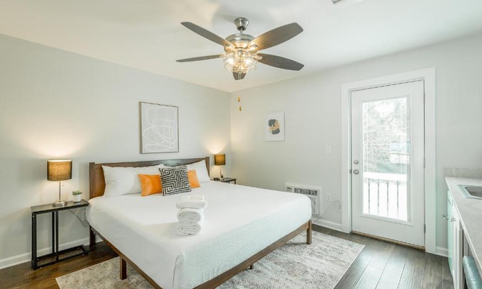 Chattanooga Hotel | 04 The Ludwig Room - A PMI Scenic City Vacation Rental