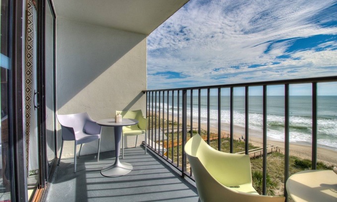 Wilmington Beach Condo | 0602 Robin's Nest 1 Bedroom Home