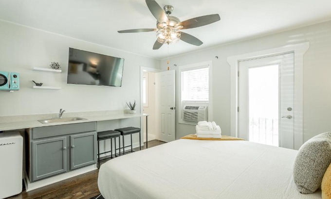 Chattanooga Hotel | 07 The Gio Room - A PMI Scenic City Vacation Rental