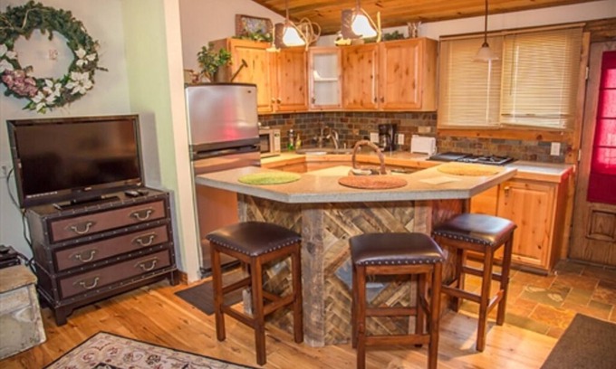Afton Condo | 08) 1 Bedroom Condo - King - The Mountain Inn