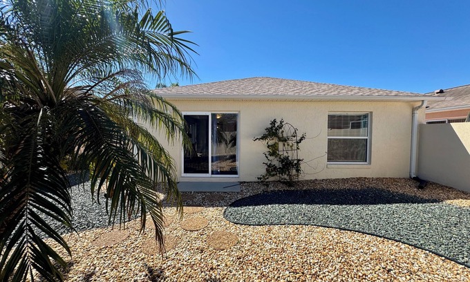 The Villages Cottage | 1/1 Villa in The Village of De La Vista