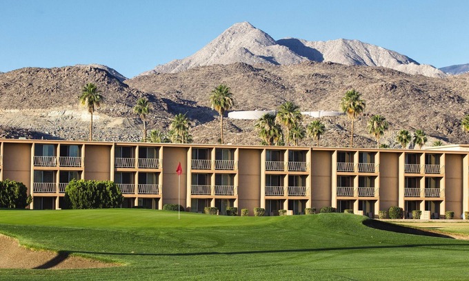 Palm Springs Resort | 1,200-acre outdoors and fun in the sun!
