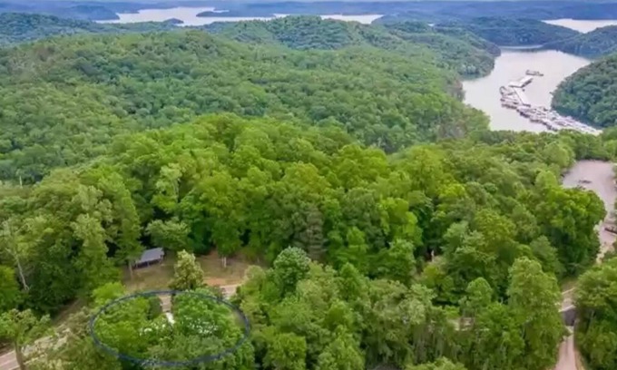 Celina House | 1/4 mile from Holly Creek Marina - 2700 sq ft cottage